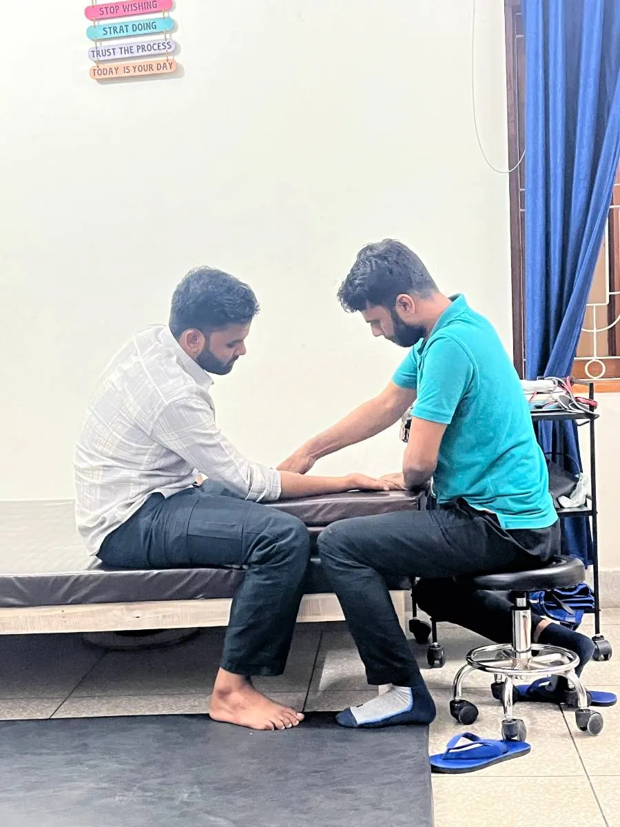 Neuromend Physiotherapy Rehabilitation - Treatment facility and rehabilitation equipment in Vikas Nagar, Lucknow - Photo 1